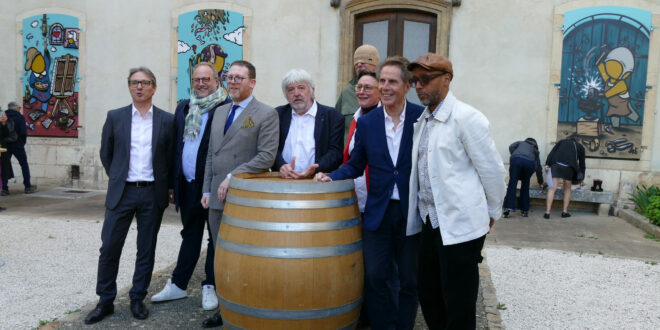 2025 / 03 VIDÉOS ET 101 PHOTOS / La découverte des Gouzous avec des interviews exclusives pour un trio hors du commun, la Karrière, l’Hôtel-Dieu des Hospices civils de Beaune et les Climats de Bourgogne…